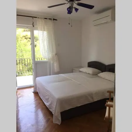Whole In Villa Primosten